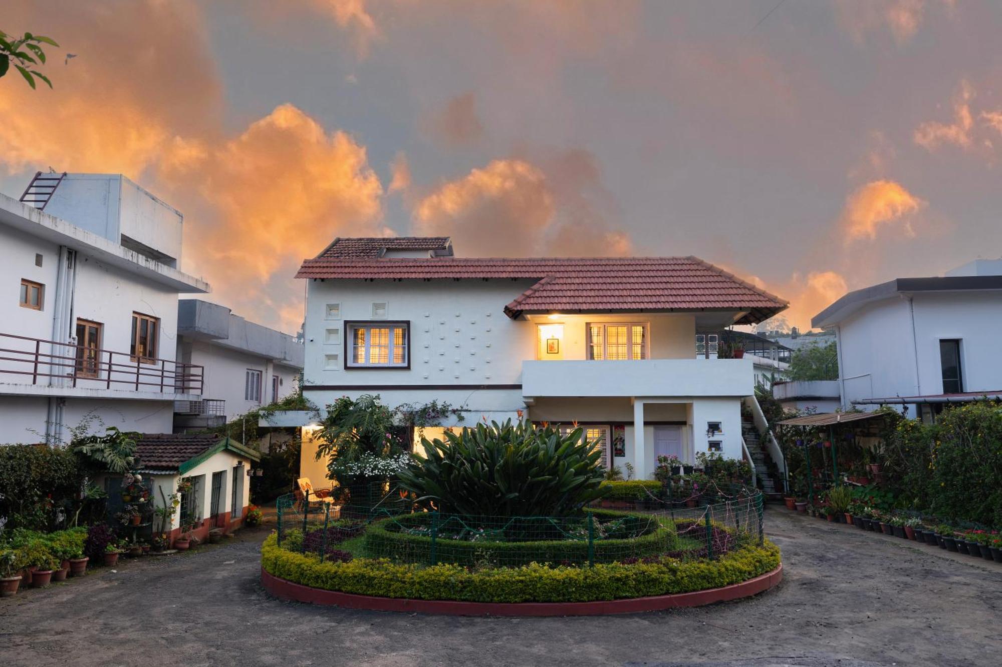 Colonels Inn Ooty Exteriör bild